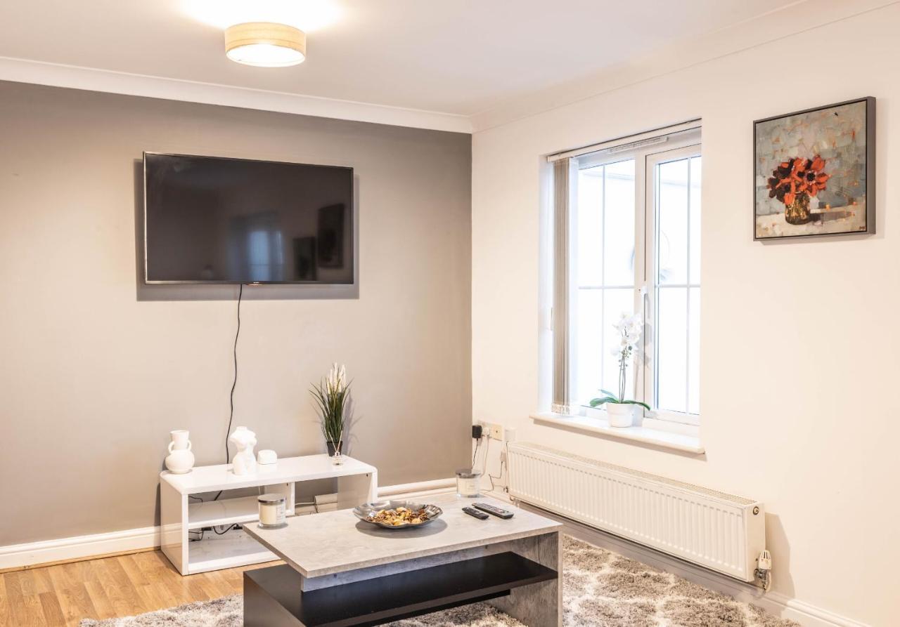 Вилла Contractors/Large Groups - House Бирмингем Экстерьер фото