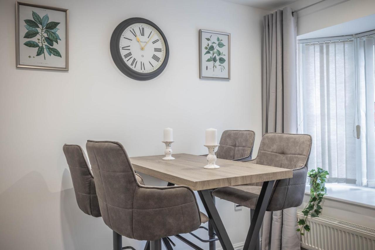 Вилла Contractors/Large Groups - House Бирмингем Экстерьер фото